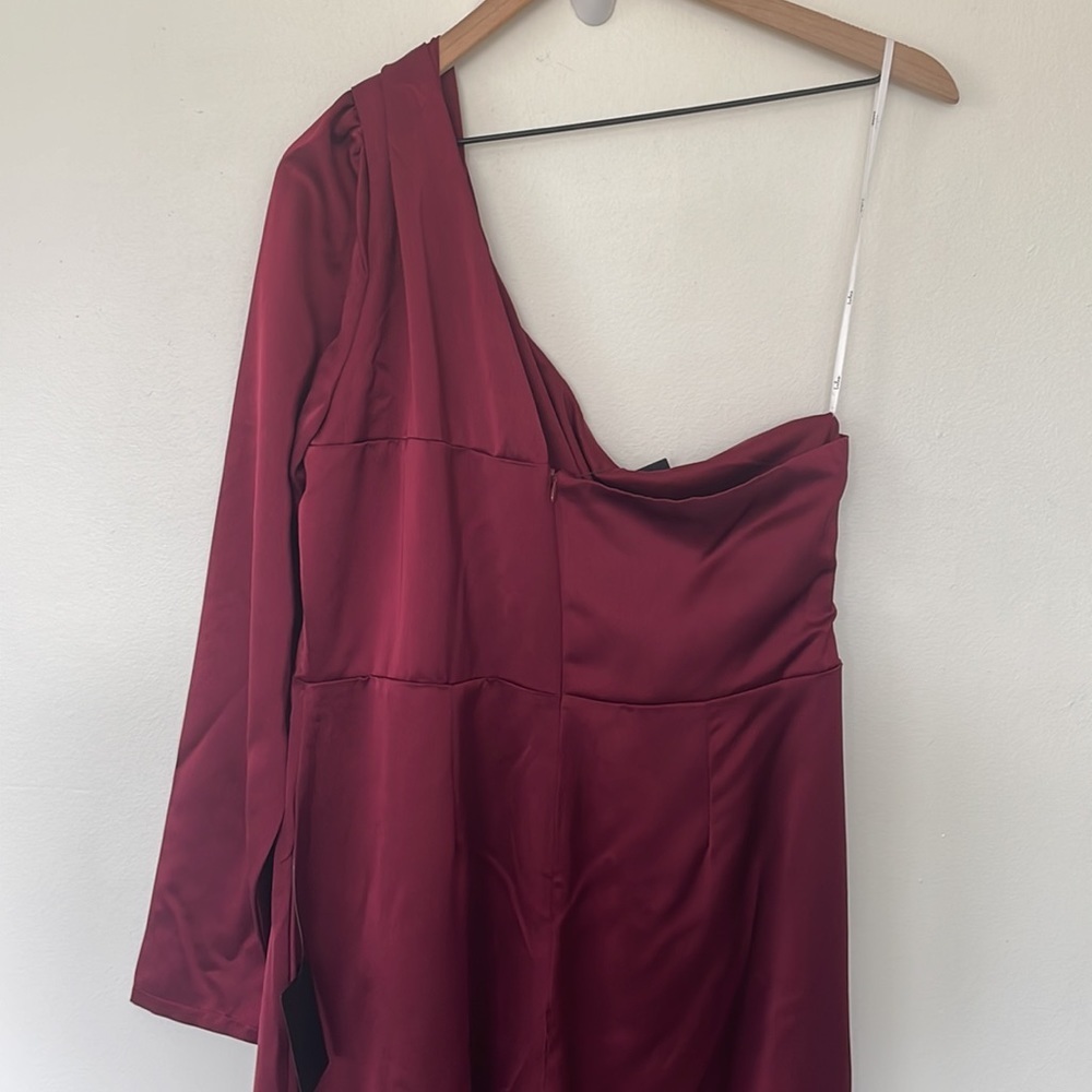 Lulus| Passionate About Perfection Crimson Satin Wide Leg One Sleeve Jumpsuit XL - Picture 6 of 12